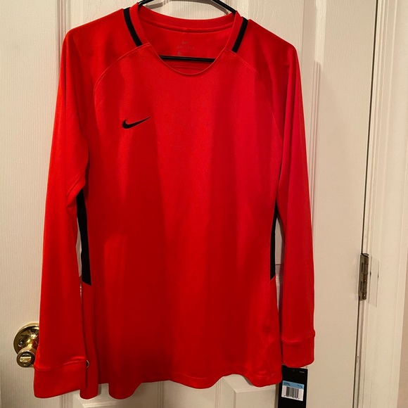 Long sleeve Nike shirt - Picture 2 of 5